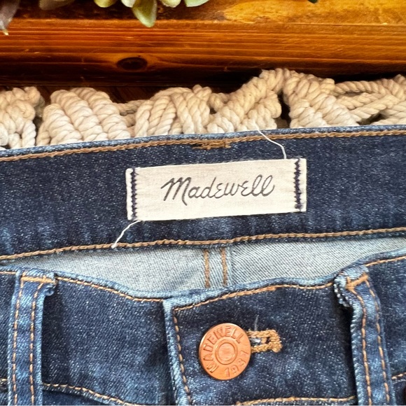 Madewell | 9” High Riser Skinny Skinny Jean - Picture 5 of 9
